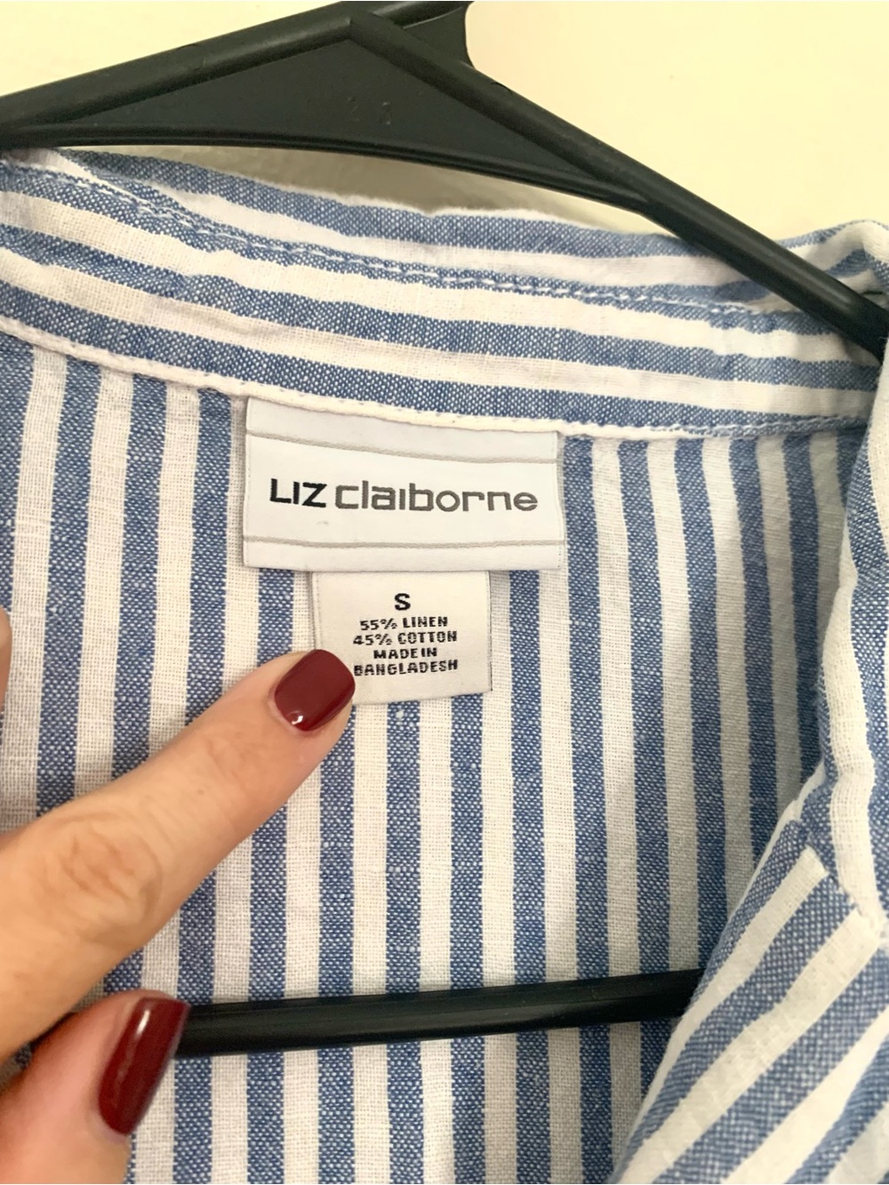 Liz Claiborne Sleeveless Striped Linen blend Blouse. Small - Picture 2 of 6